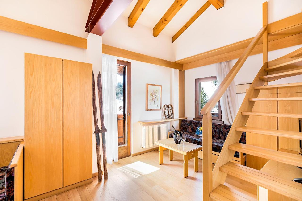 Hotel Cristiania Madonna di Campiglio Bagian luar foto